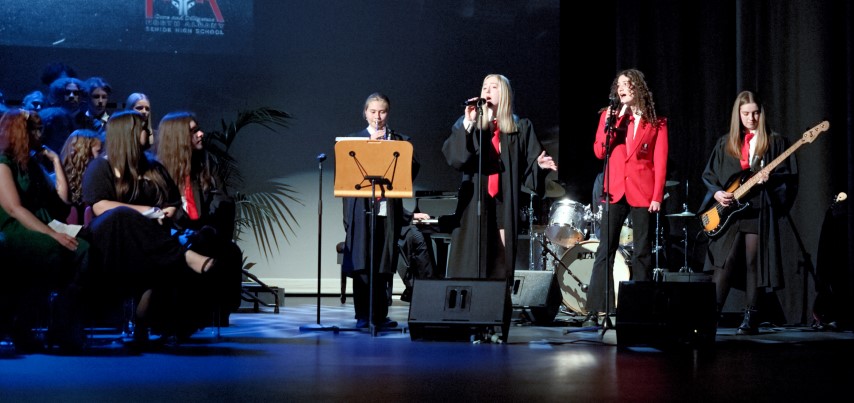 /uploaded_files/media/gallery/1667873142Musical Performance (Small).jpg